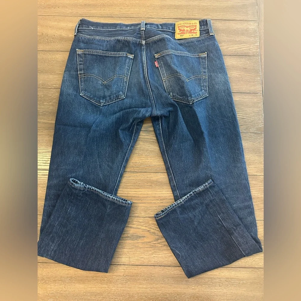 Levi's 501 Button Fly Men's Dark Blue Straight Jeans Size 36x31‎